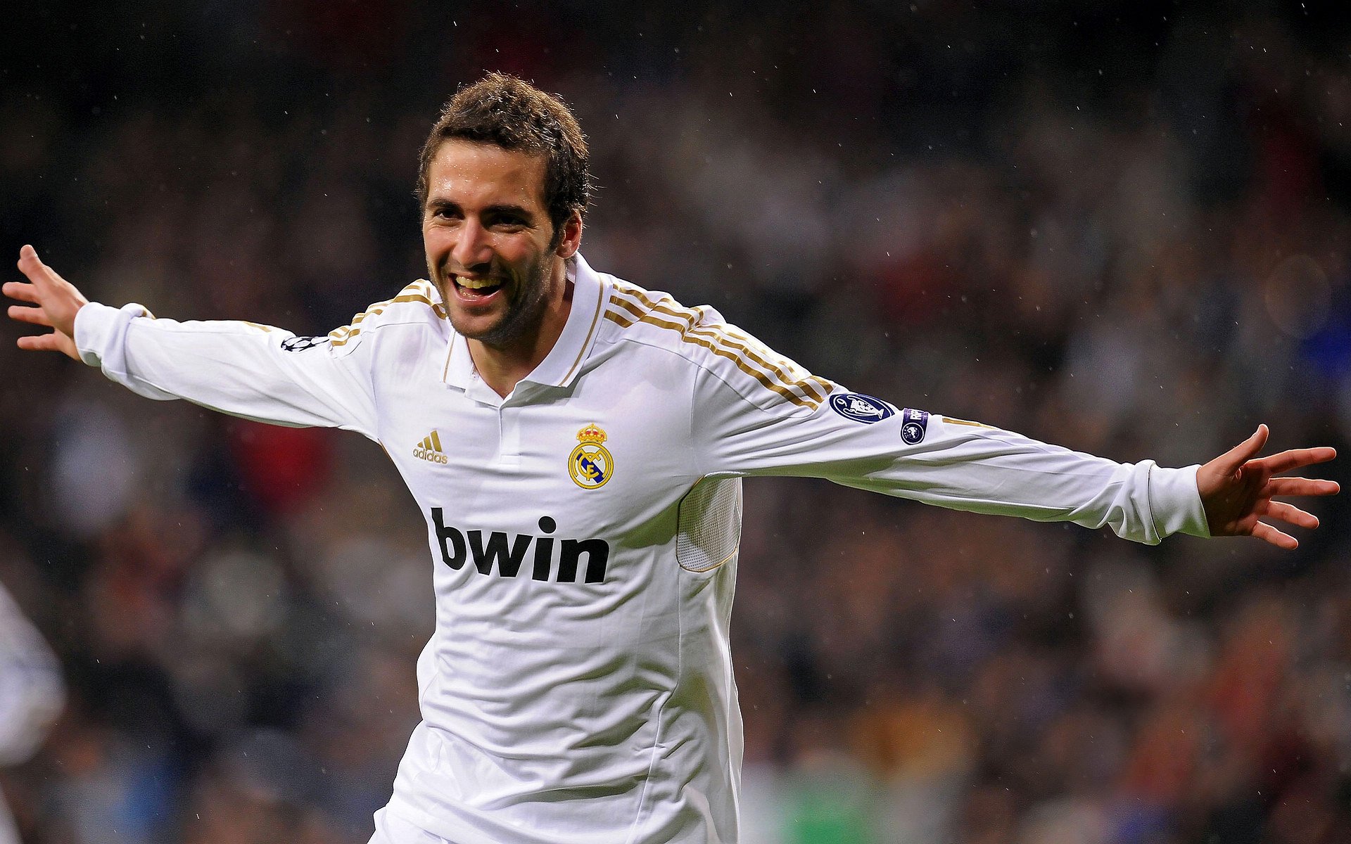 勇士击溃猛龙,库里全程高能输出,三分雨浇灭北境之火